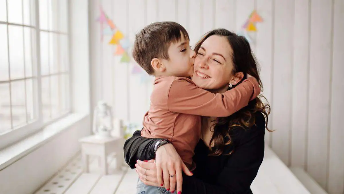 Para cartas, mensajes o whatsapp; las mejores frases para mamá en su día