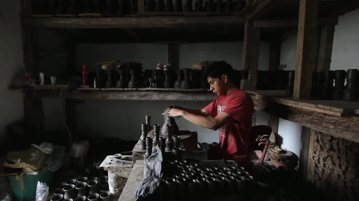 Sahumerios y copales se fabrican por artesanos poblanos14