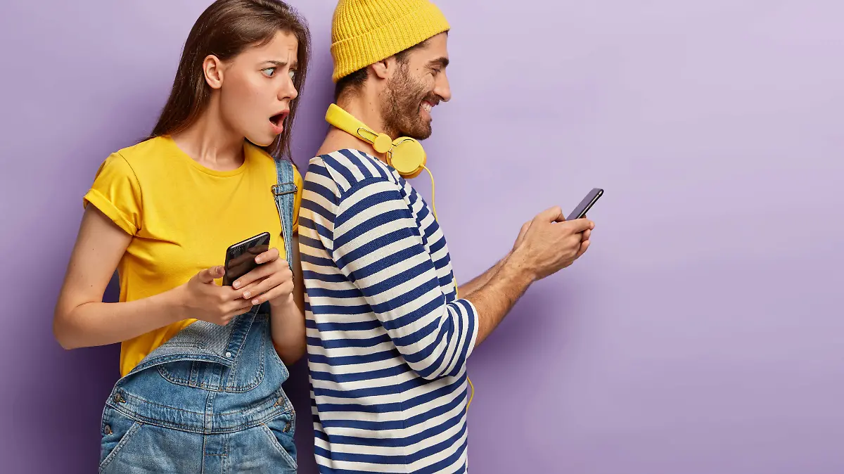 Qué son las microinfidelidades y cómo saber si tu pareja está cometiendo una