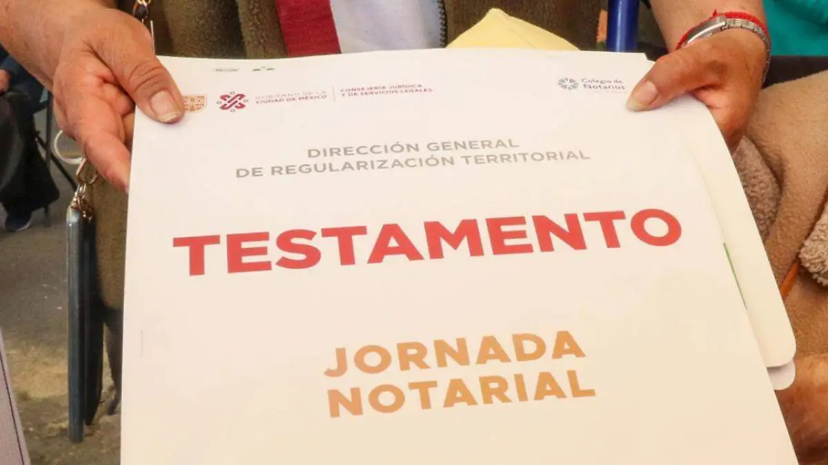 Un testamento es la herramienta legal que permite a cualquier persona legar un bien al momento de su fallecimiento
