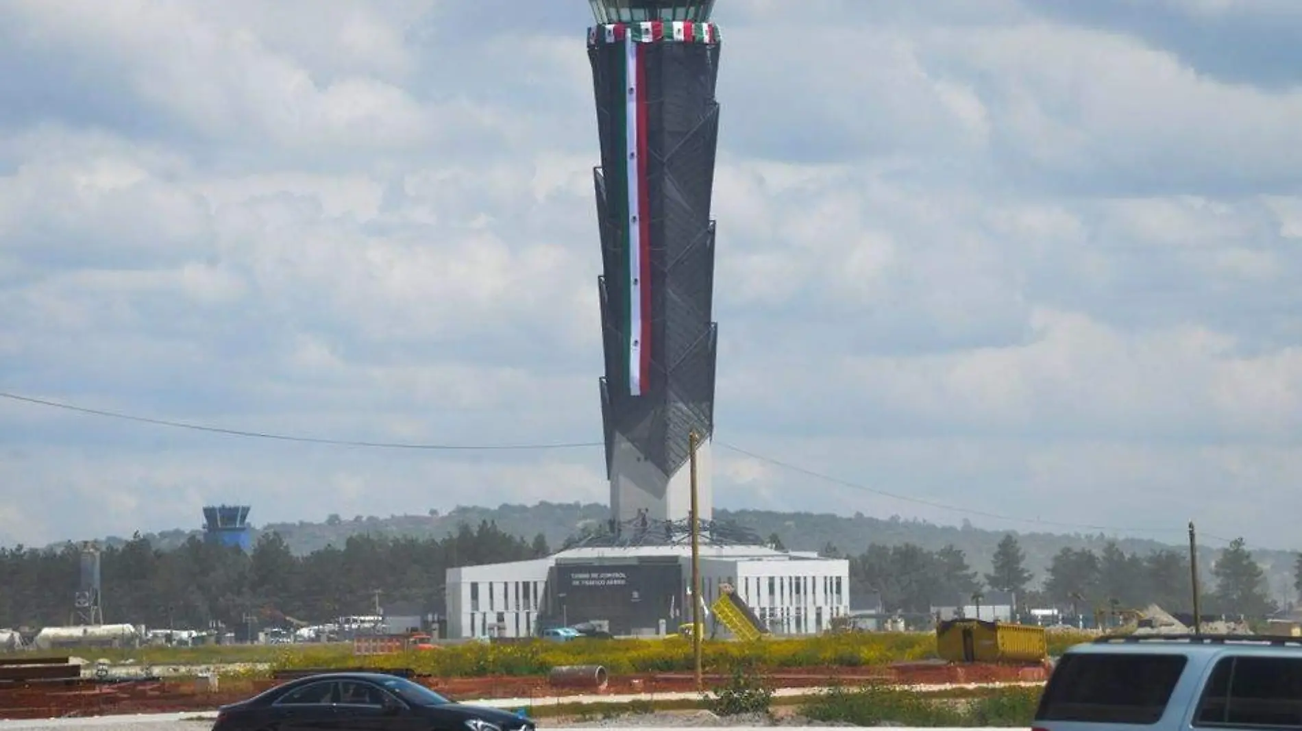 torre-control-aeropuerto-internacional-felipe_0_25_1200_746