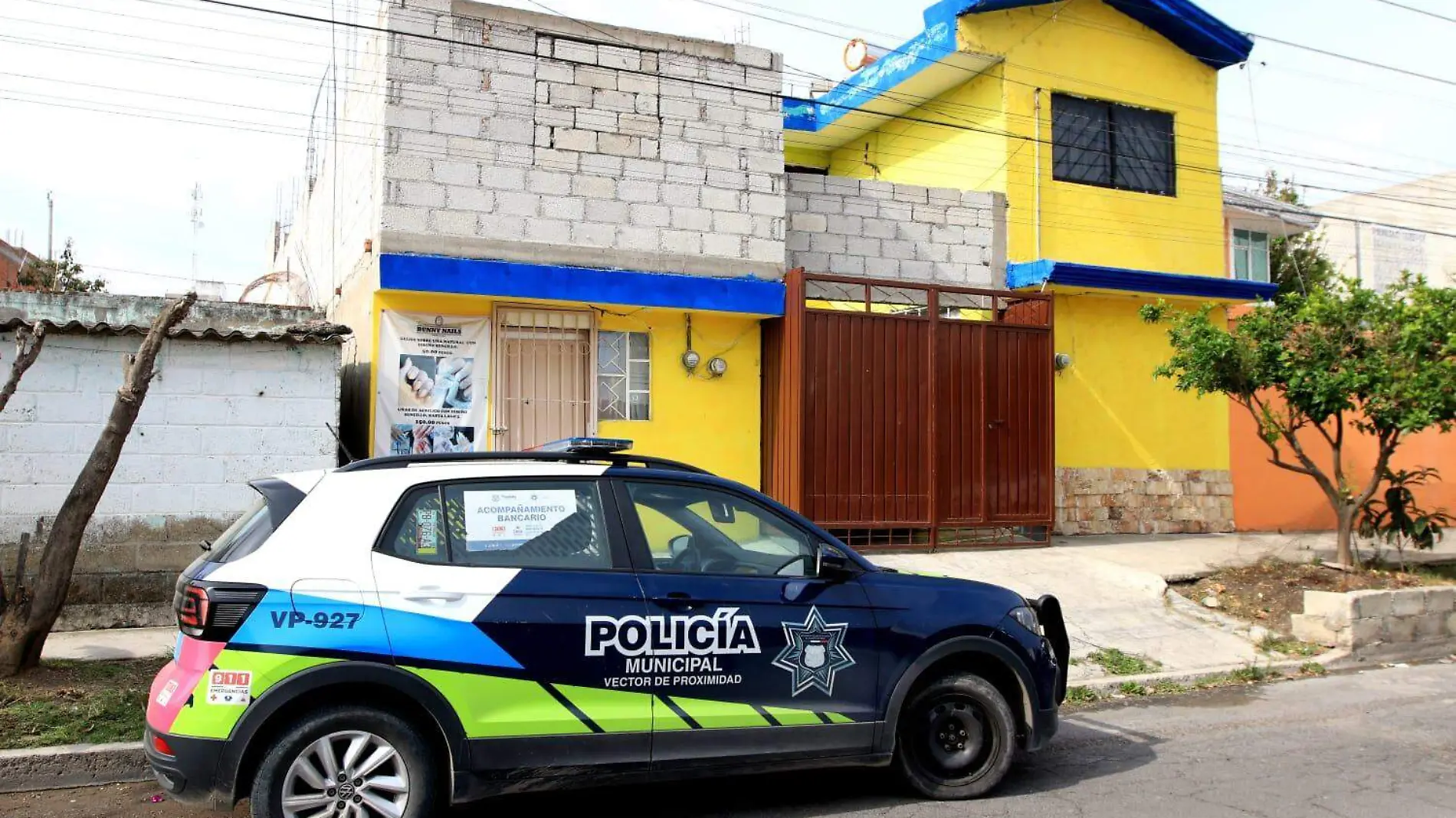 policía