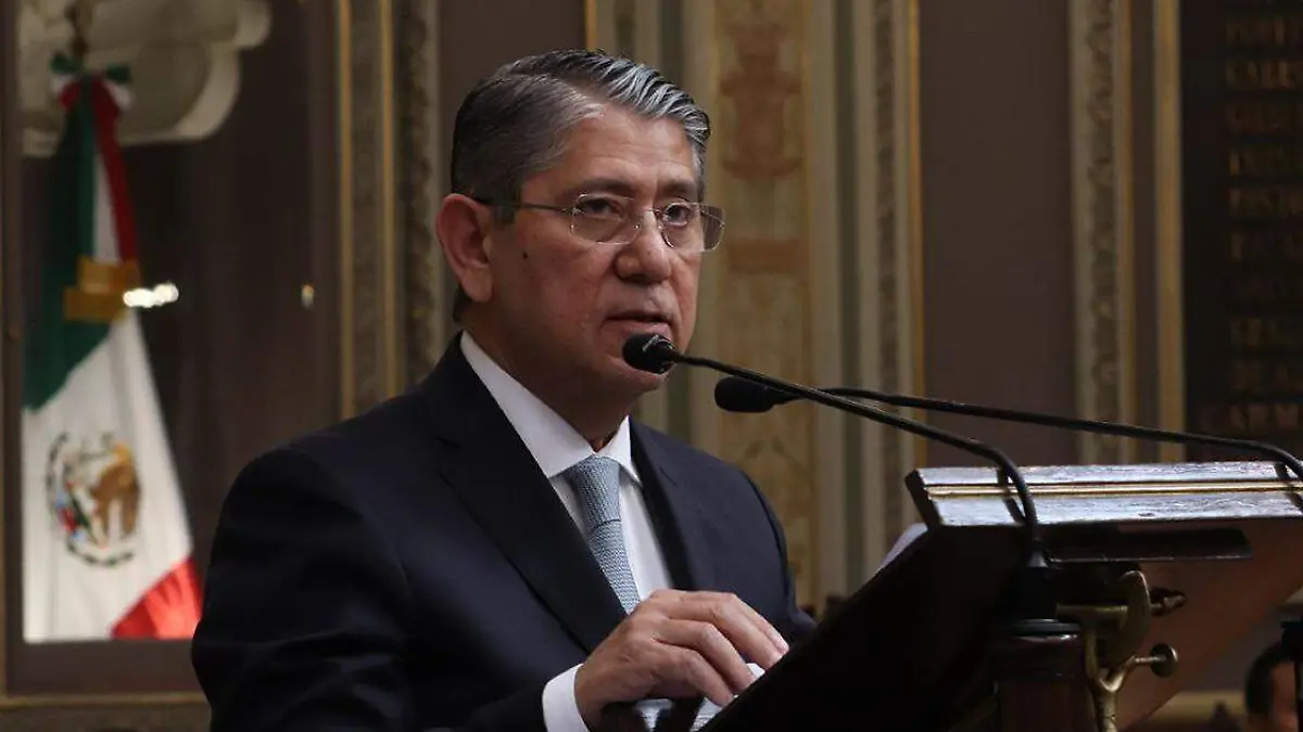 El titular de la Fiscalía General del Estado de Puebla (FGE), Gilberto Higuera Bernal, rindió su comparecencia ante el Congreso del Estado