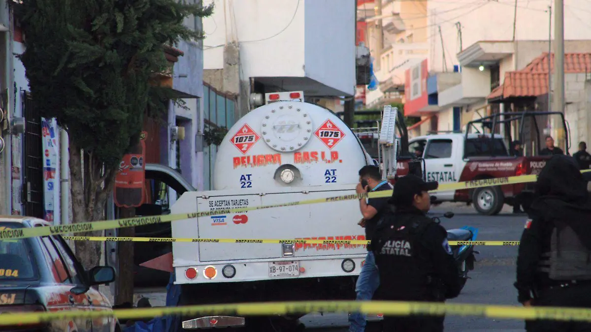 Enfrentamiento en Xonacatepec deja cuatro víctimas y pipas de gas resguardadas