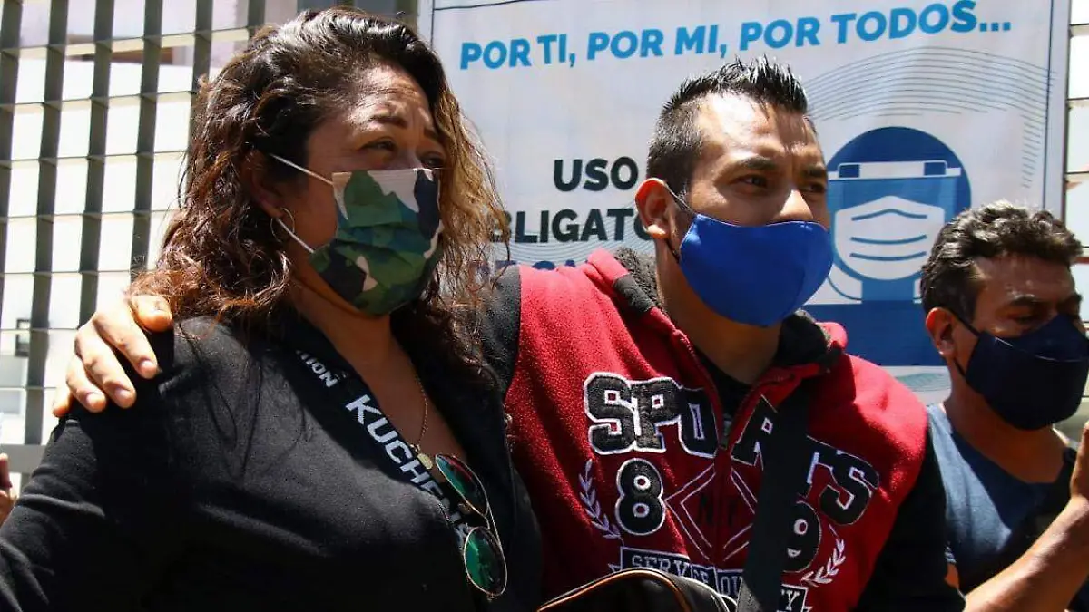 familiares de fallecidos tras explosion en la FGR piden información