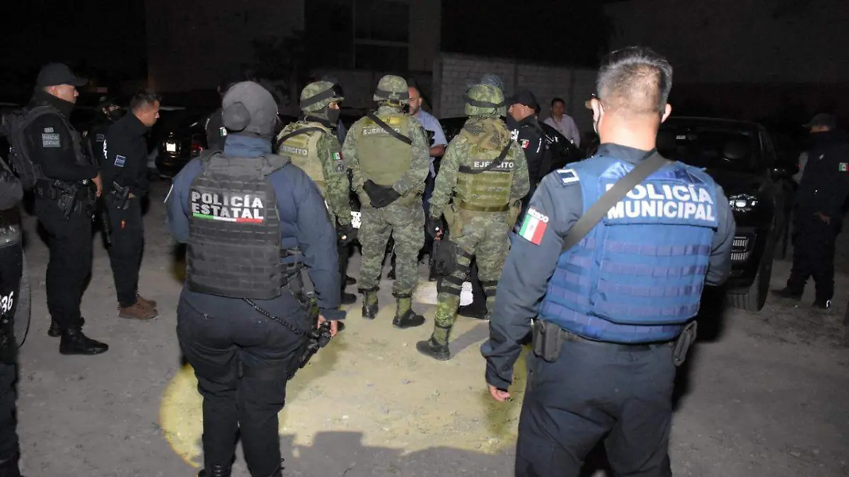 Dos detenidos, dos vehículos asegurados y un antro clausurado tras operativo en Puebla capital