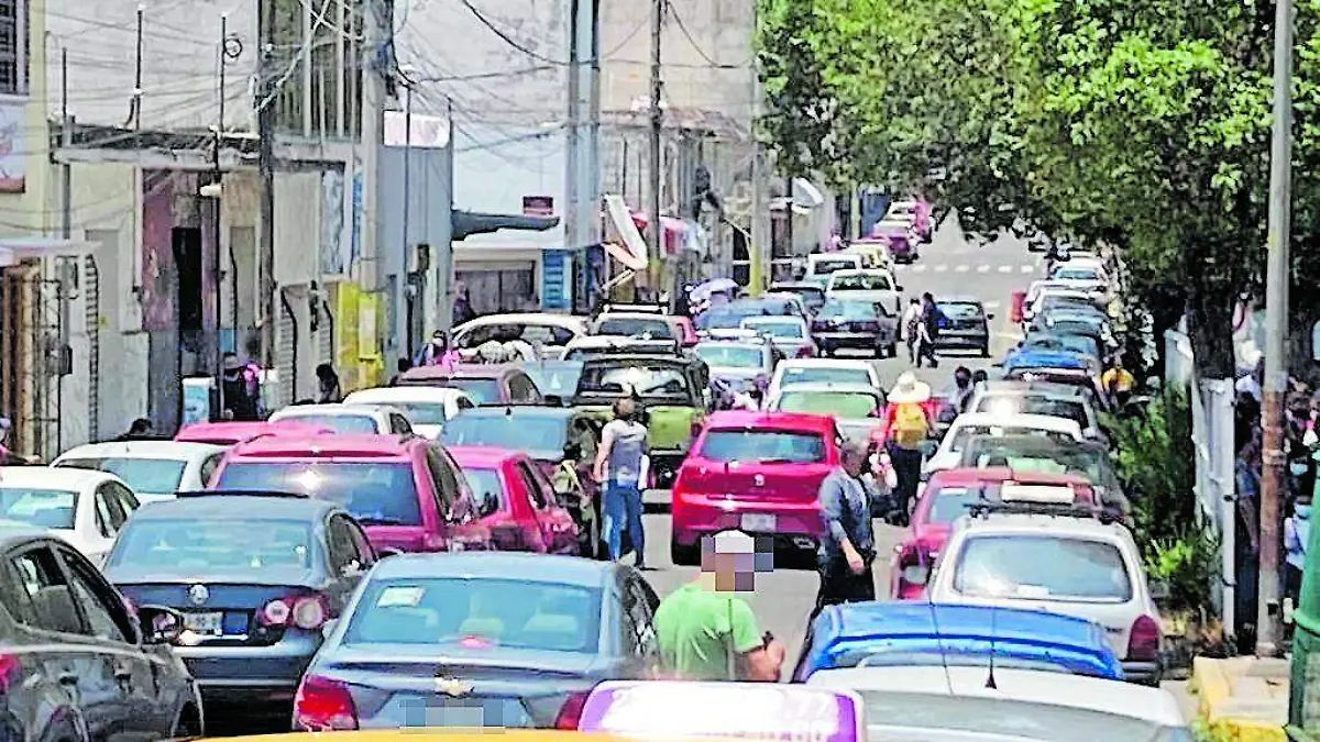 Tras el regreso a clases presenciales, vecinos y padres de familia piden mayor vigilancia en la zona del centro escolar