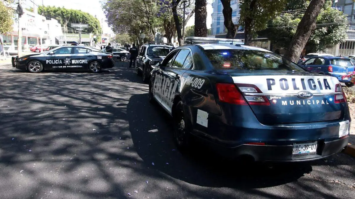 policía