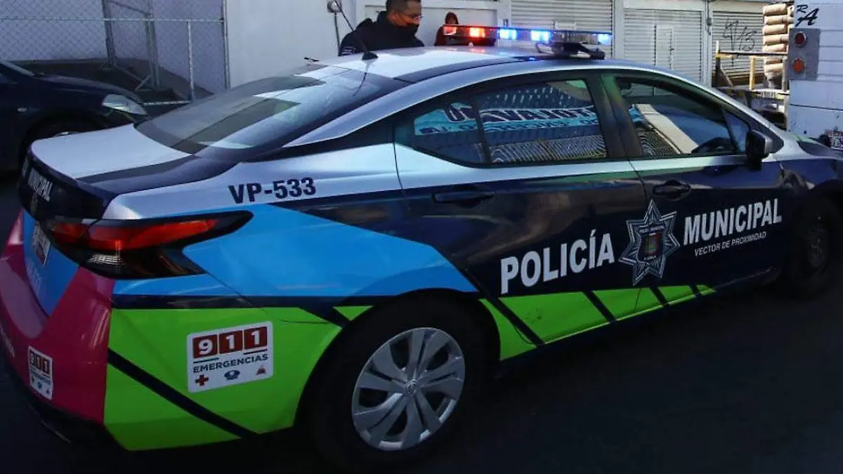 policías