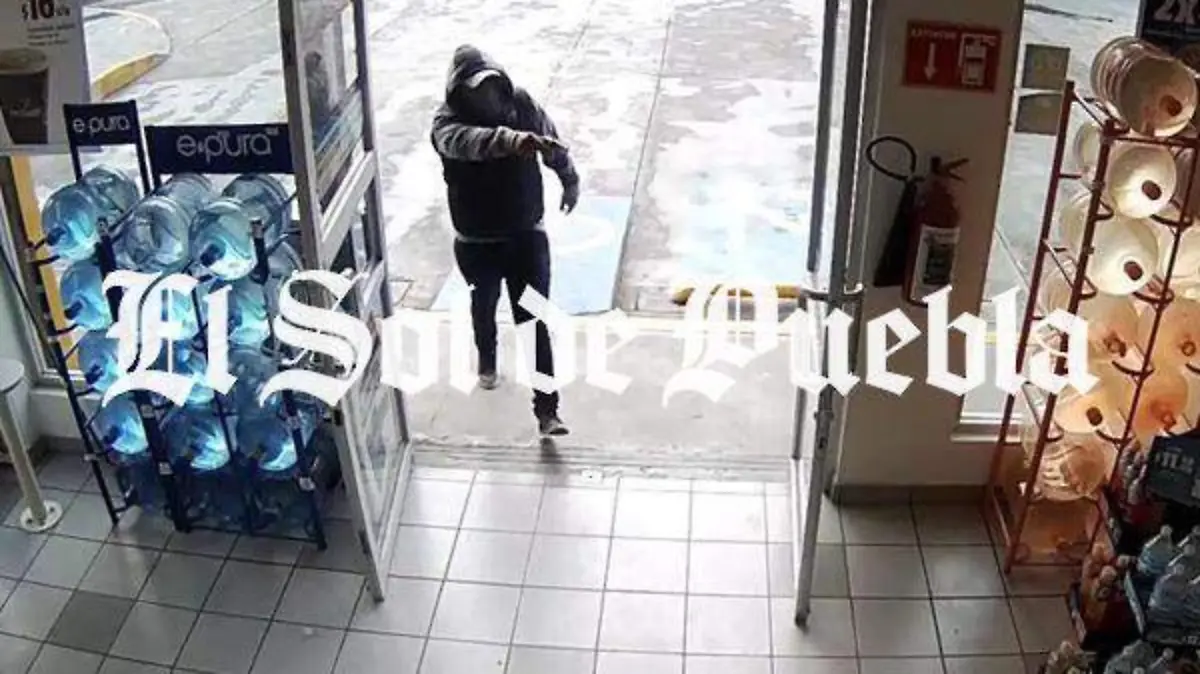 asaltan oxxo puerta de hierro
