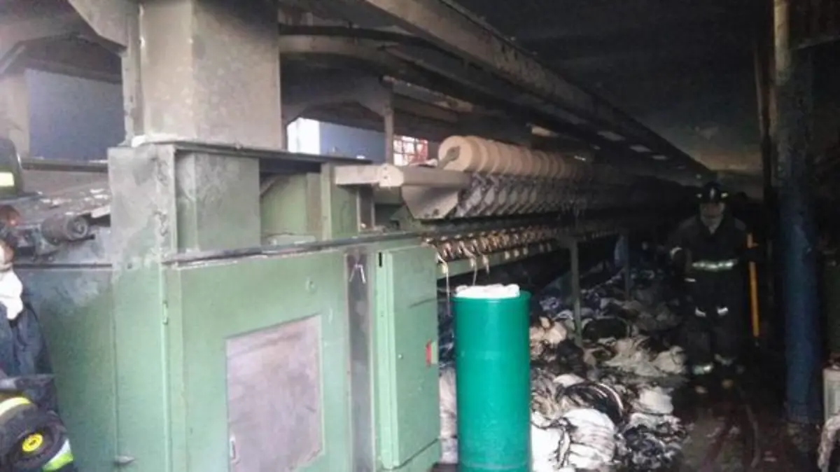 Incendio bodega - bomberos 02