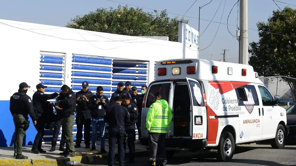 policía herido con su arma en Puebla