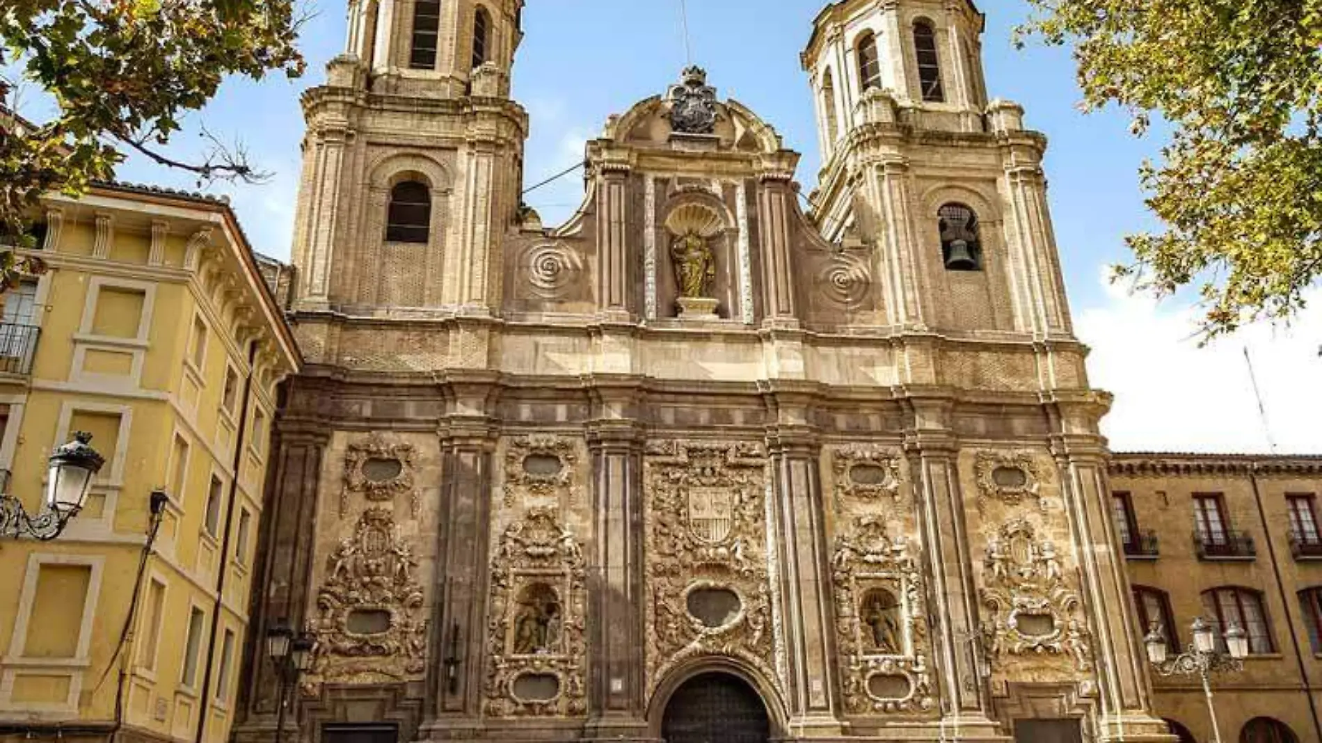 iglesia-santa-isabel-portugal-san-cayetano-fachada