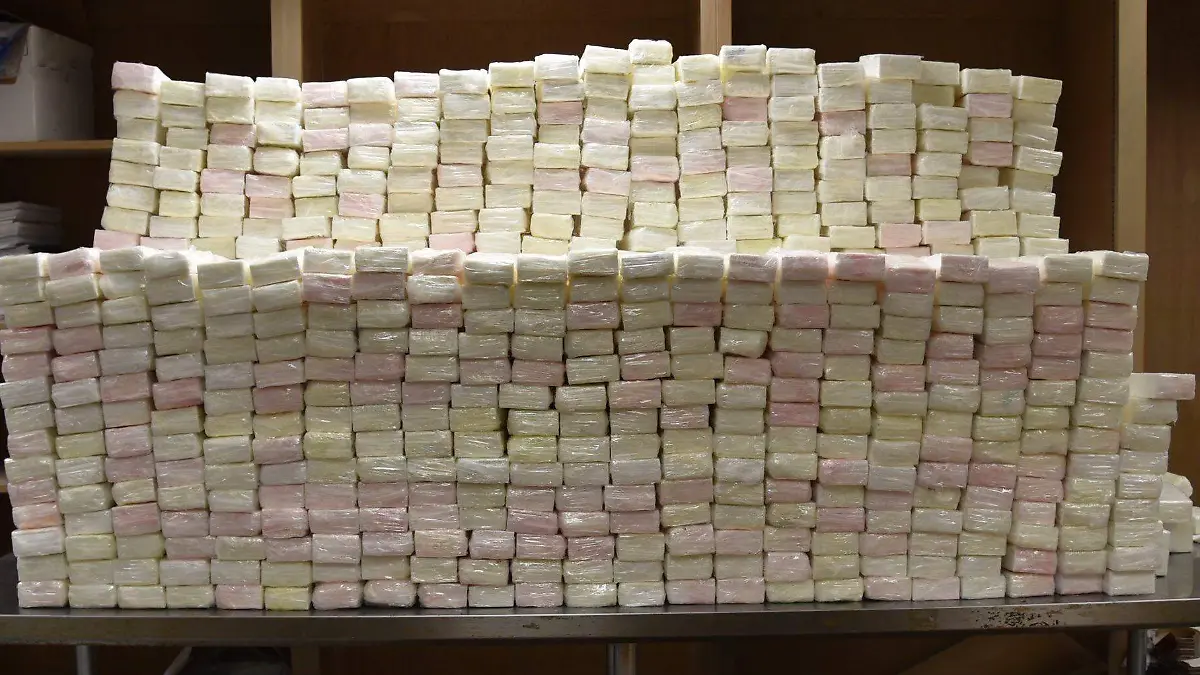 Descubren cargamento de cocaína en camión con toallitas para bebé