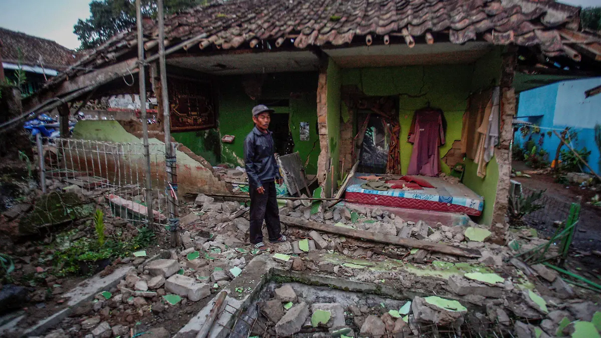 2022-11-21T151157Z_1758459160_RC2FQX97SYR2_RTRMADP_3_INDONESIA-QUAKE