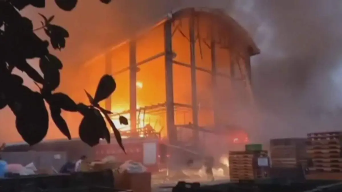 Al menos siete muertos y cientos de heridos en el incendio de una fábrica de Taiwán