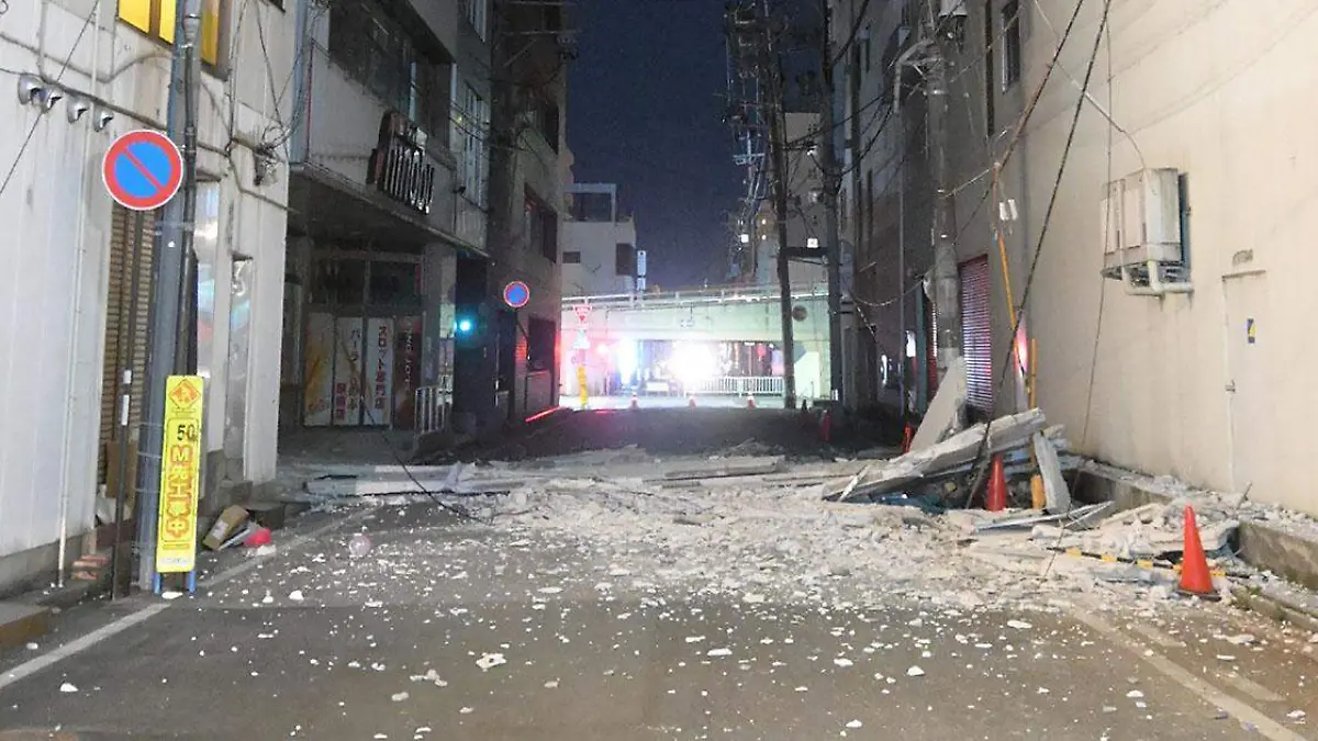Un sismo de magnitud 7.3 sacudió Japón, tras lo que dos millones de hogares se quedaron sin energía eléctrica
