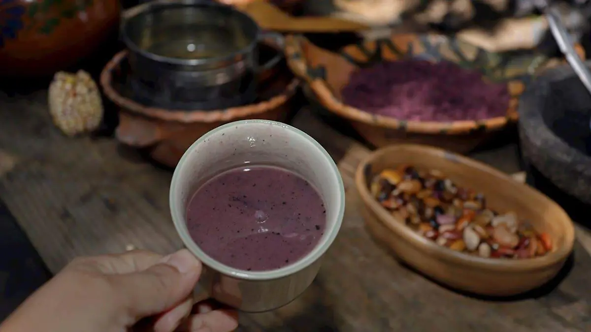 atole-maiz-morado-gana-concurso-gastronomico-nacional-que-sabe-patria-efe2