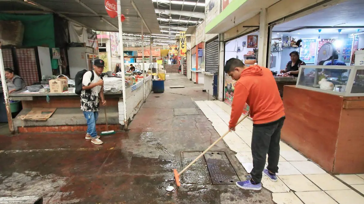 Mercado La Victoria 10 años con problemas de inundaciones por fuertes lluvias