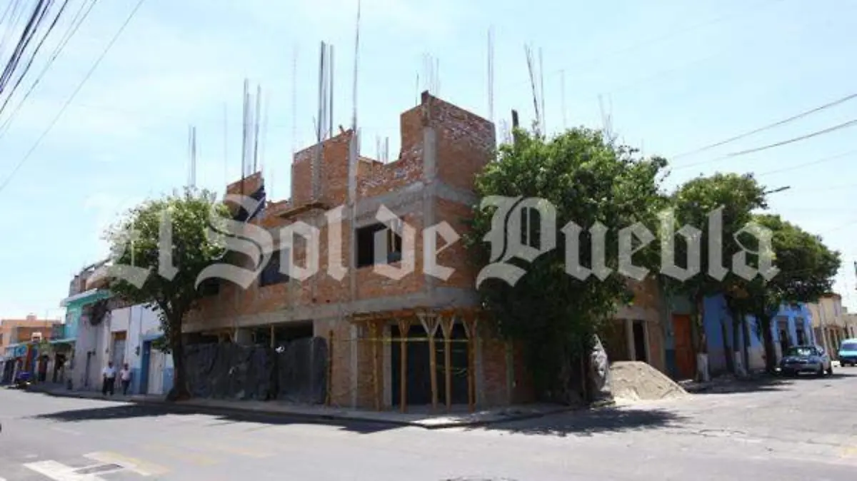 HISTORIA 2 Construccion irregular en 19 sur y 17 poniente-Erik Guzman