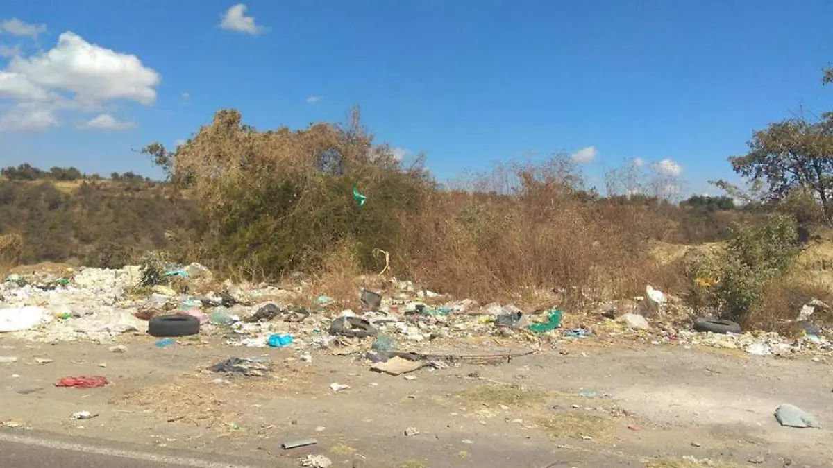 San Nicolás de los Ranchos y el Colectivo Yolotequitl, de San Mateo Ozolco, limpiarán la carretera que conecta ambas zonas y donde algunos puntos hay basureros.
