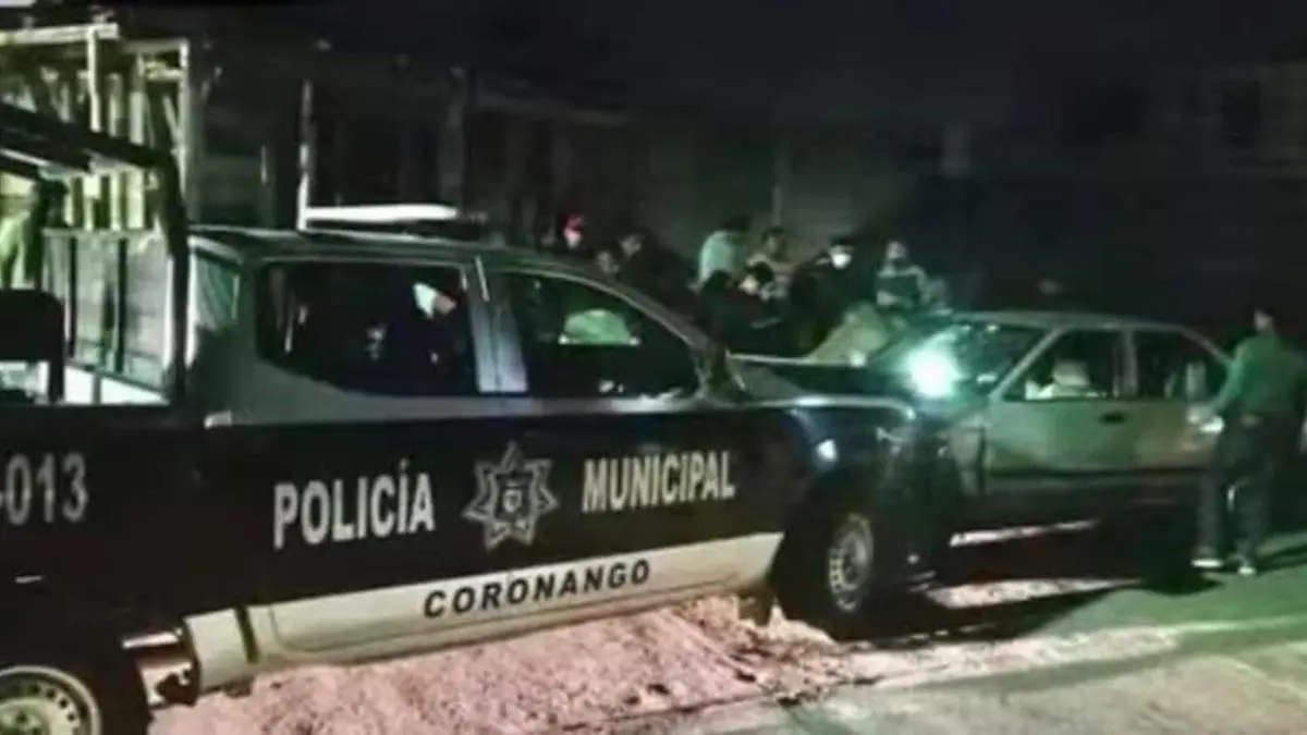 Por varias horas de esta madrugada, pobladores de San Antonio Mihuacan retuvieron a elementos de la Policía Municipal de Coronango