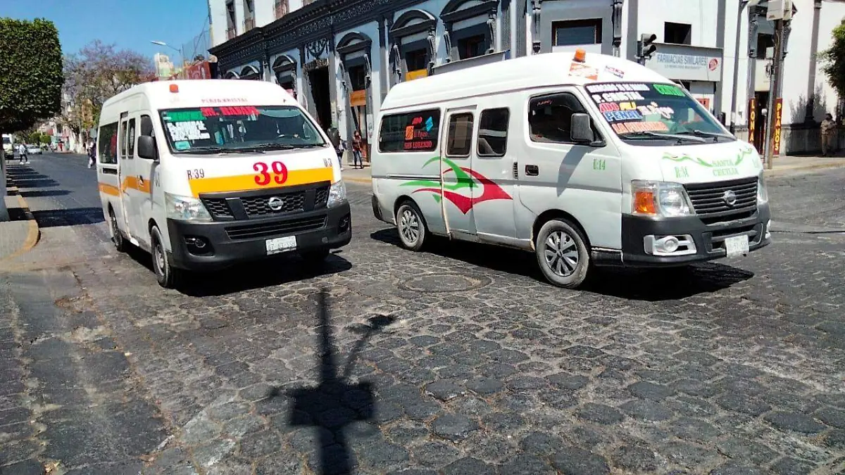 Puebla, el municipio con más unidades de transporte que portan placas desactualizadas