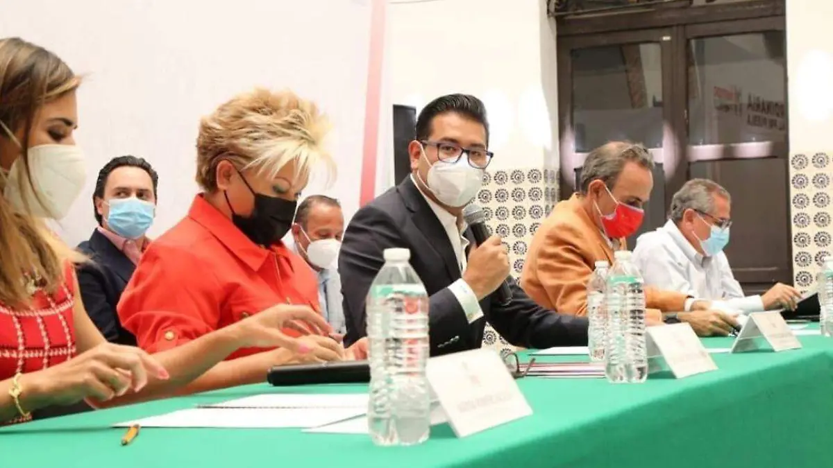 Néstor Camarillo agradeció la presencia de su padrino y amigo Jorge Estefan Chidiac