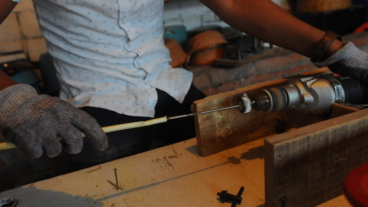 Brandon creo los popotes como parte de un experimento local, ahora busca llevar su creación a otros países