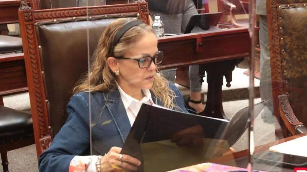 De cara a la asamblea de Morena para elegir al nuevo dirigente del partido en Puebla, el Congreso del Estado recibió la solicitud de licencia de Olga Romero Garci - Crespo