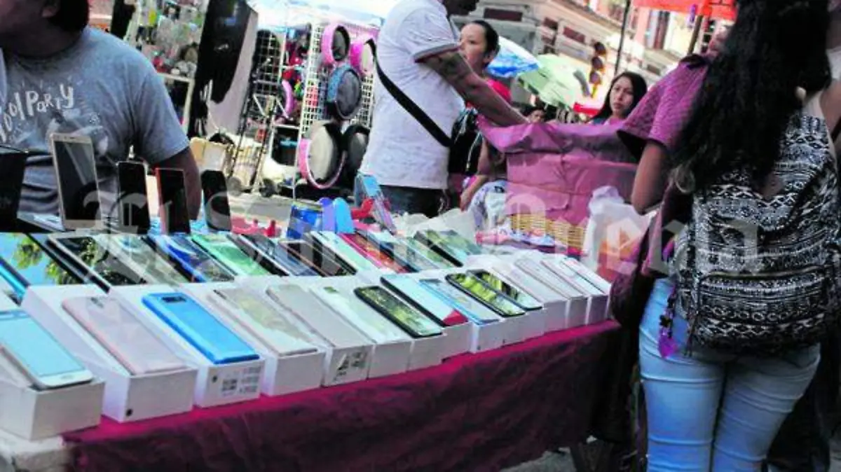 HISTORIA 2 telefonos_CMYK