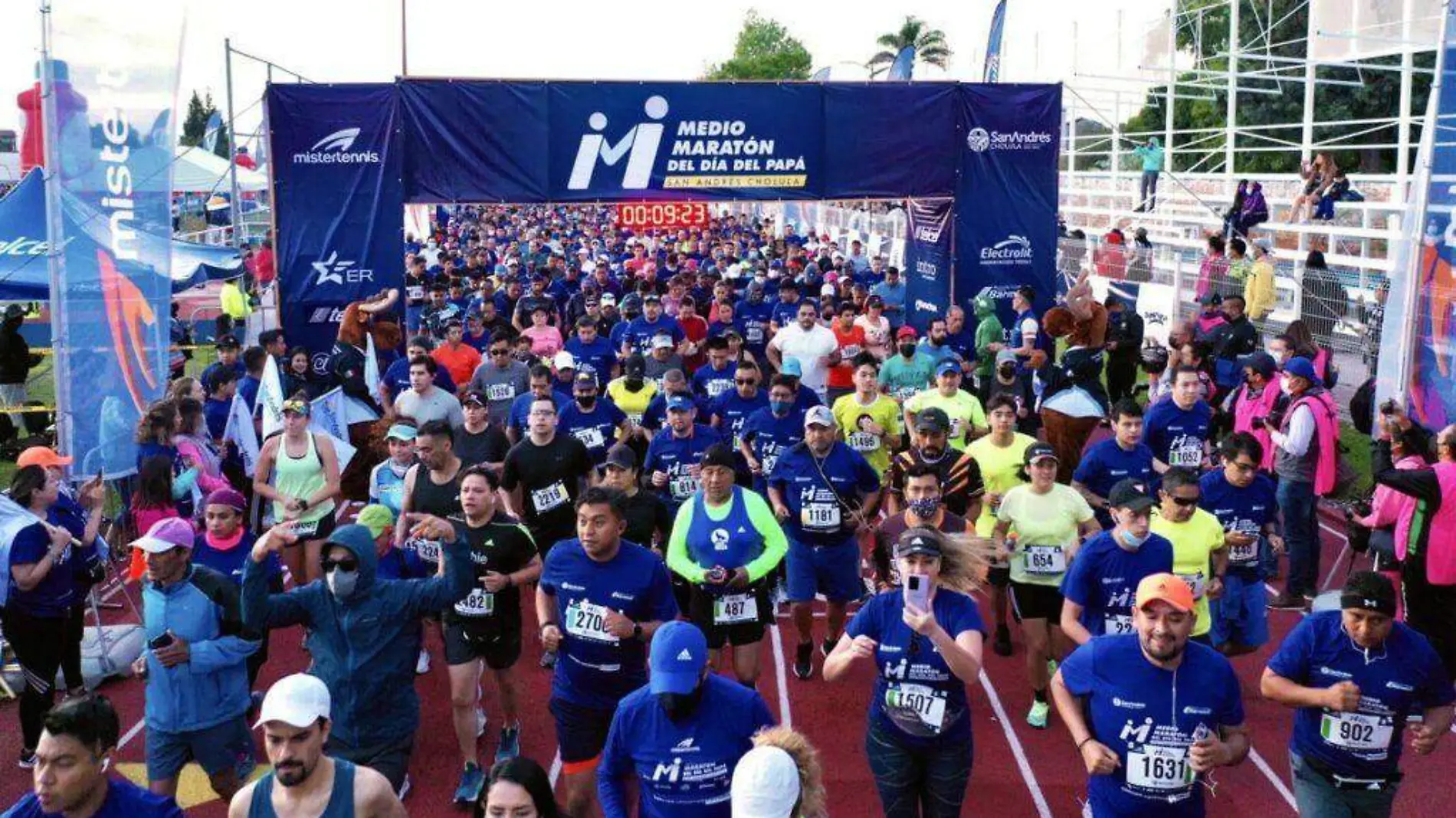 Con-Exito-Se-Realizo-El-Medio-Maraton-Del-Dia-Del-Papa-En-San-Andres-Cholula-1-1024x581