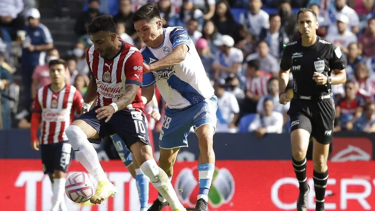Chivas vs Puebla Luis Enrique Santander