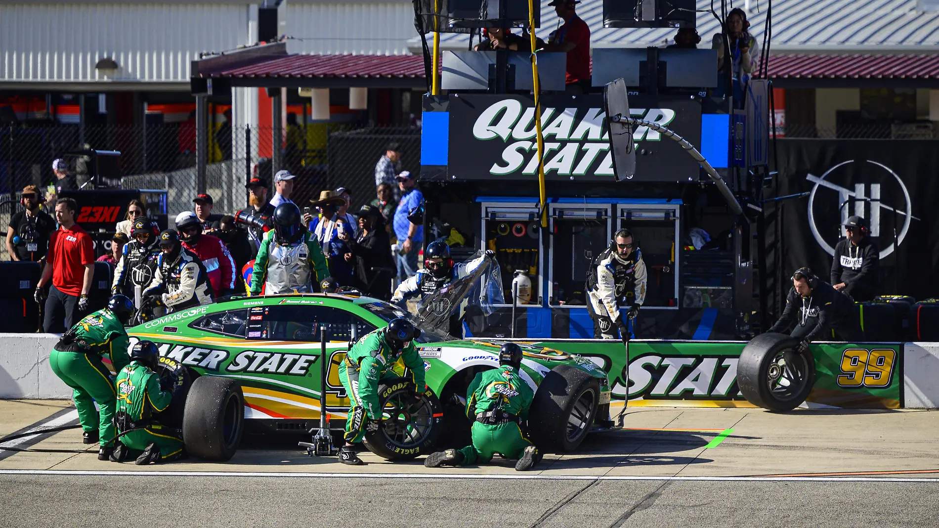 Daniel Suárez, el piloto mexicano que compite en la Nascar QS 400