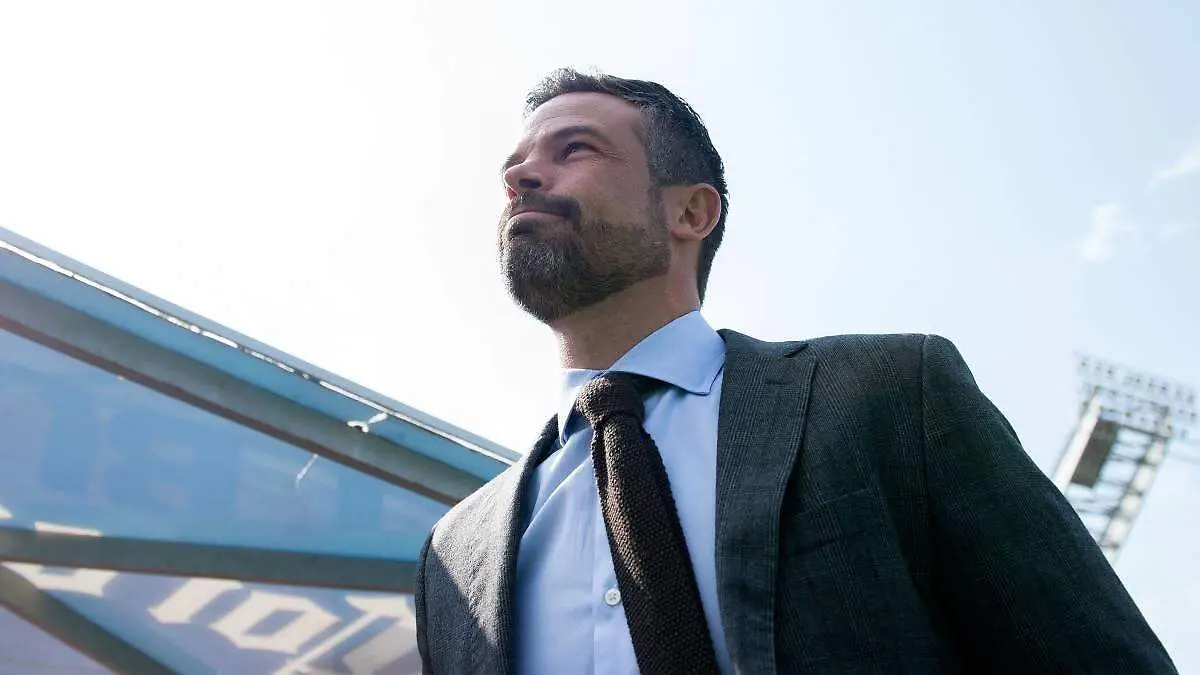 El estratega 40p byn