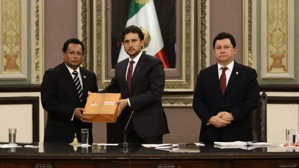 entrega en el congreso