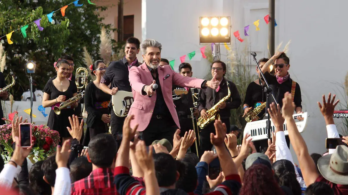 Fans de Diego Verdaguer se dan cita en Cholula para participar en su nueva producción