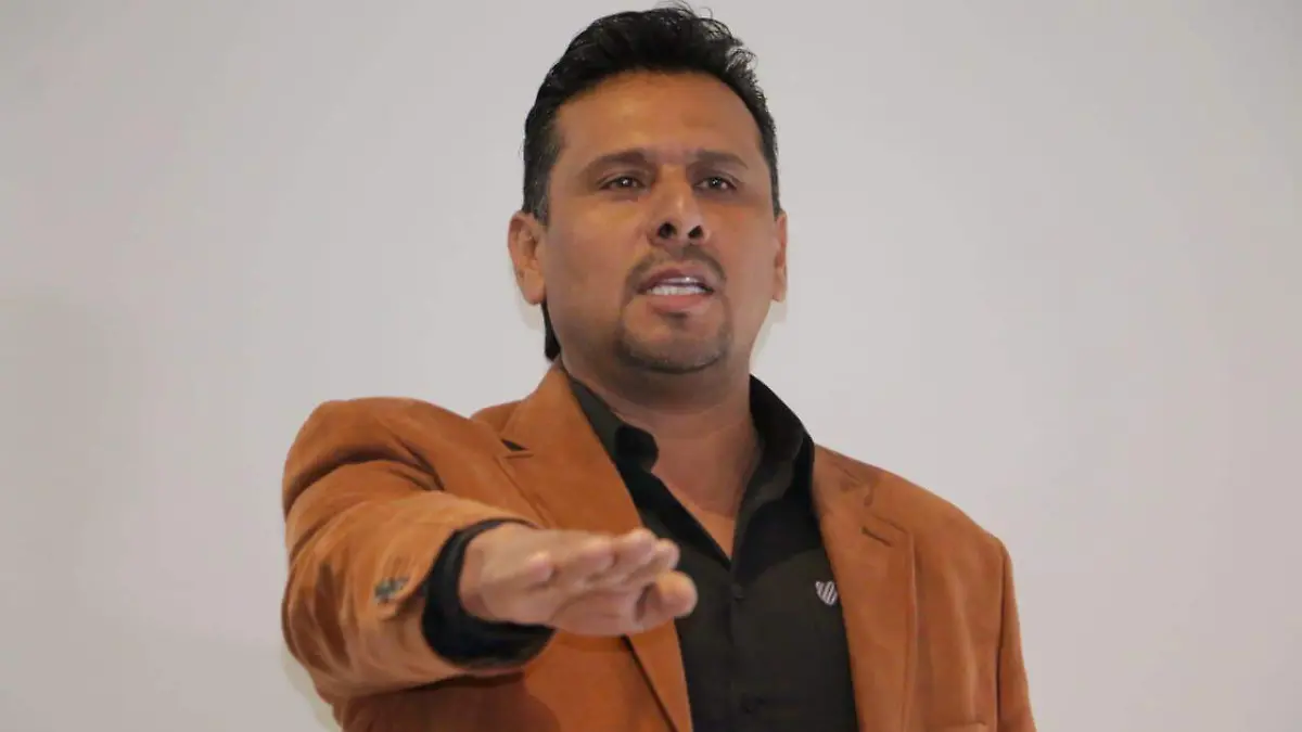 suplente de gerardo islas