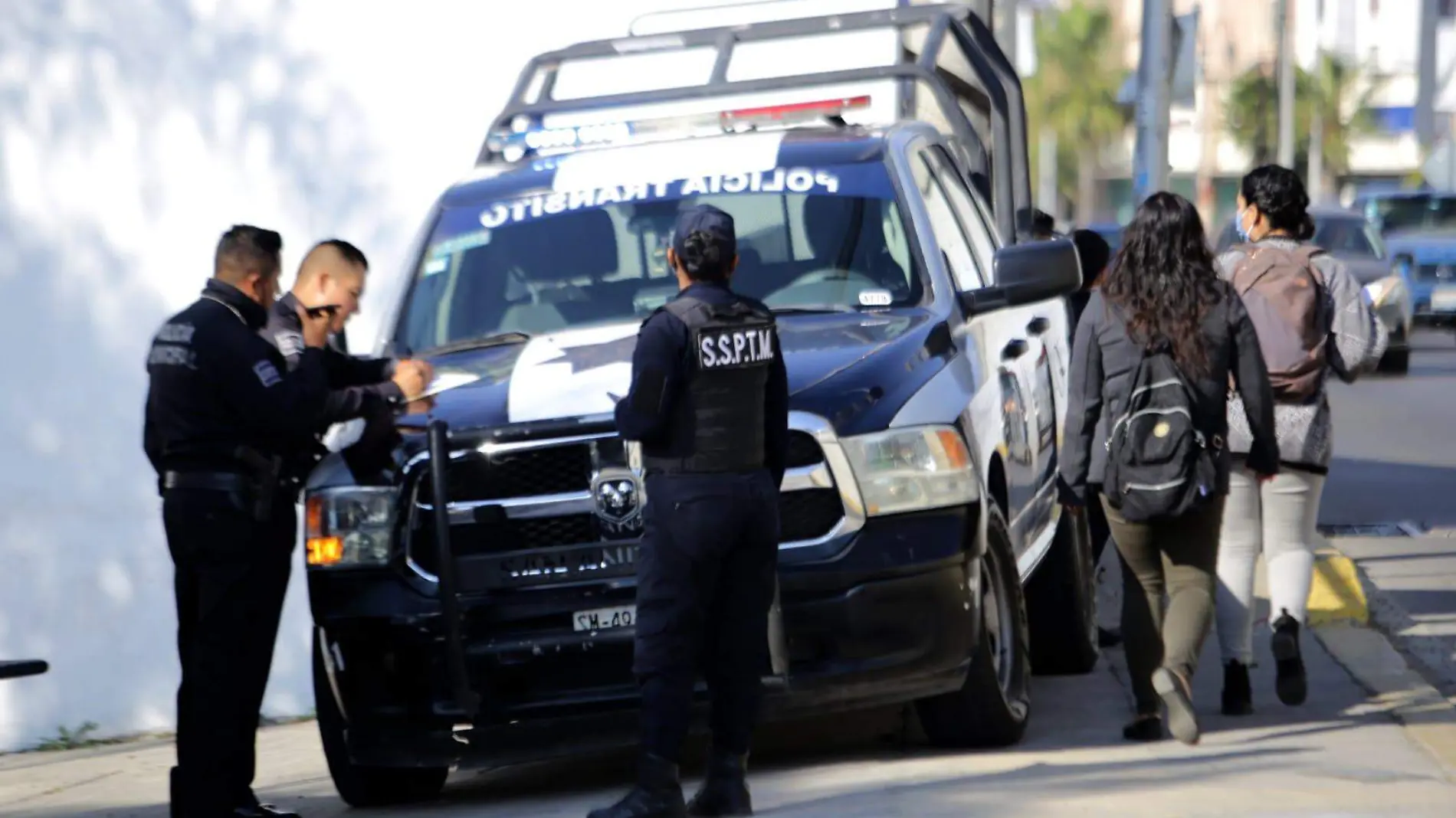 Policías acuden a atender reporte