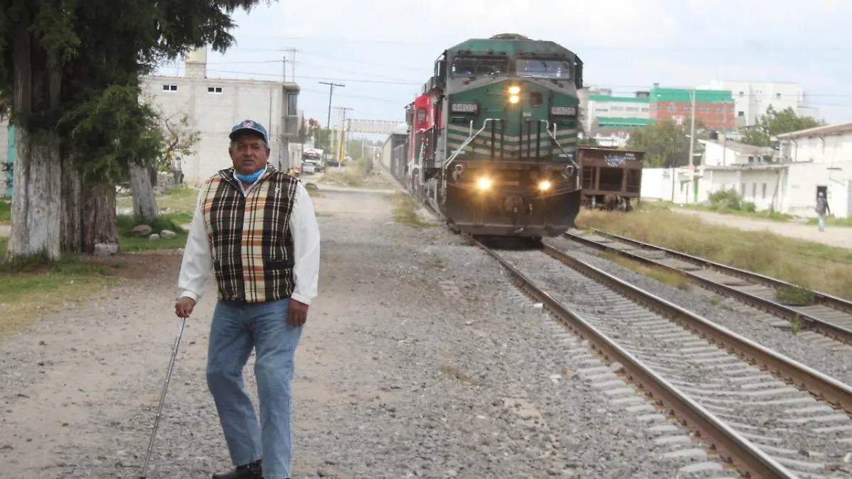 FERROCARRIL 13 - Julio César Martínez