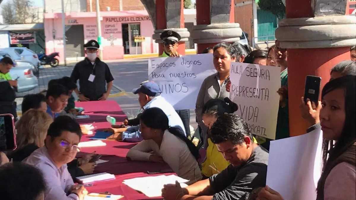protesta padres coronango