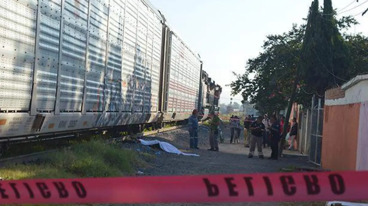 se-lanza-al-tren-para-morir-03o-1