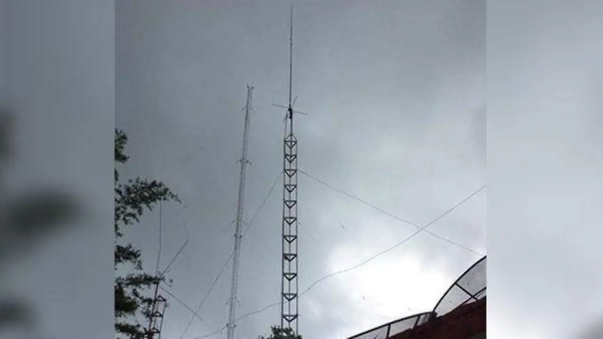 RADIO ANTENA