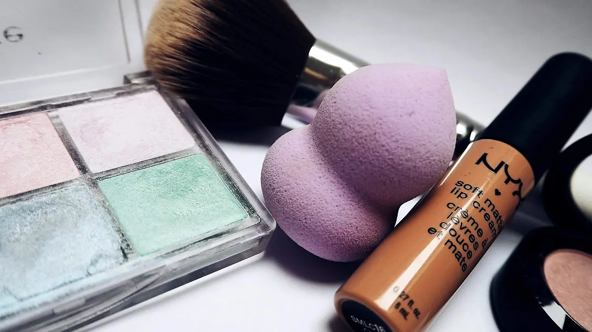 Artículos de belleza básicos para tu maquillaje perfecto 