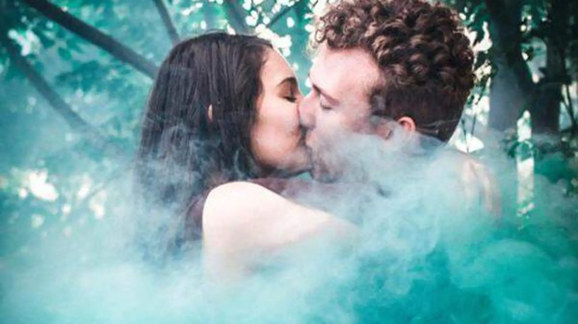 couple-kiss-kissing-love-man-people-1554489-pxhere.com