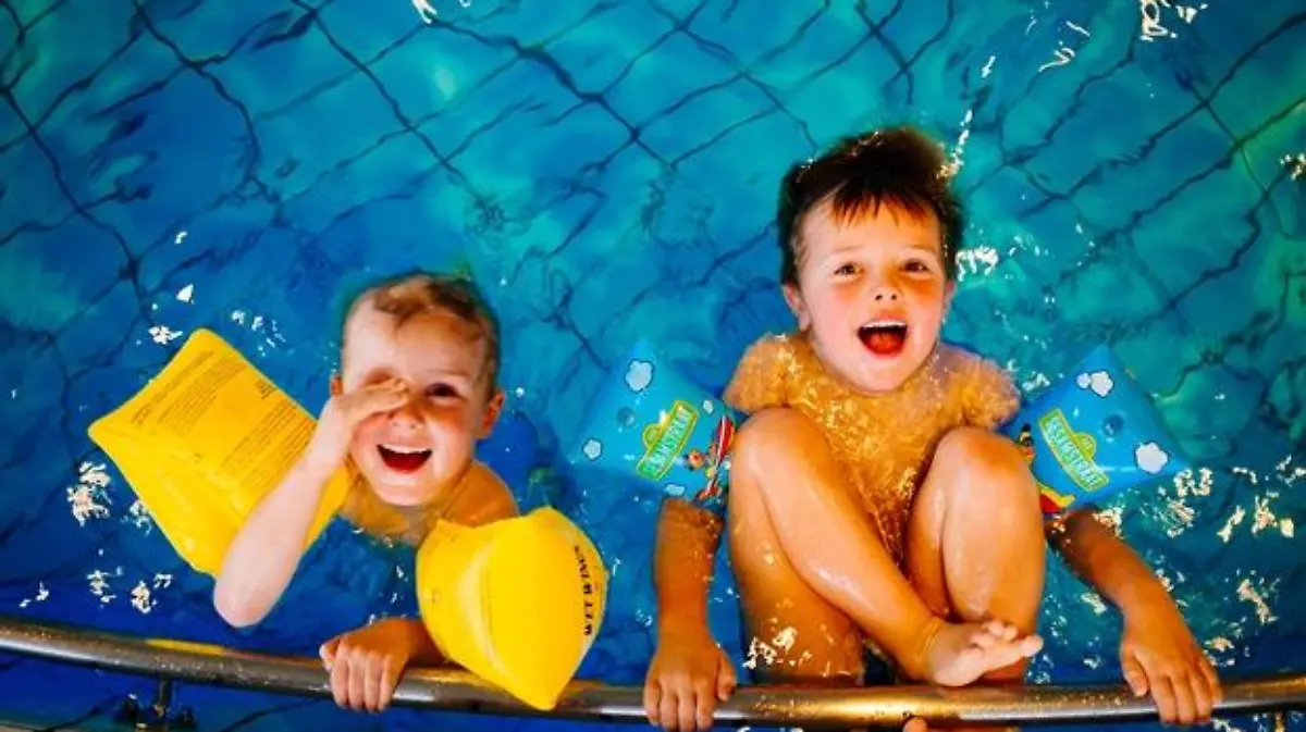 water-recreation-pool-underwater-swim-youth-851231-pxhere