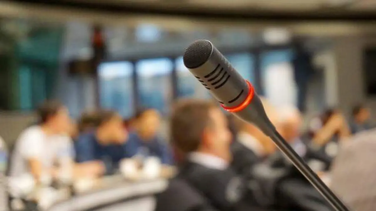 technology-meeting-microphone-talk-audio-conference-743550-pxhere.com