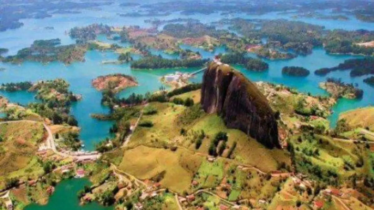LAGUNA Y PEÑON-de-guatape