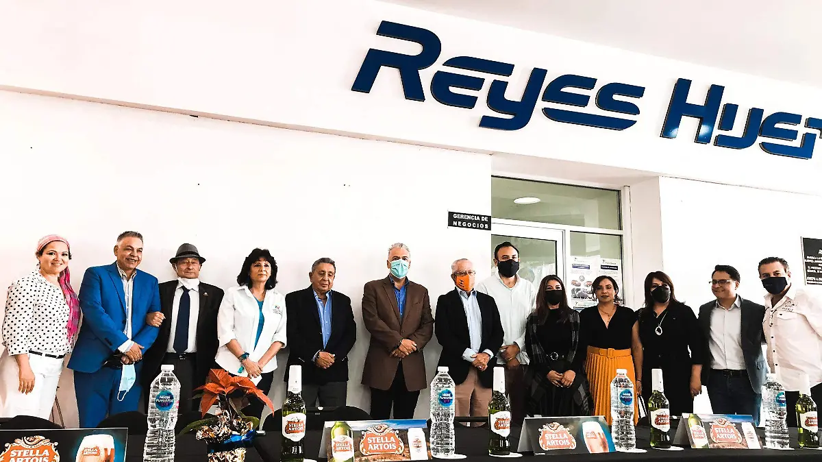 Autoridades que se dieron cita en la presentación del espectáculo