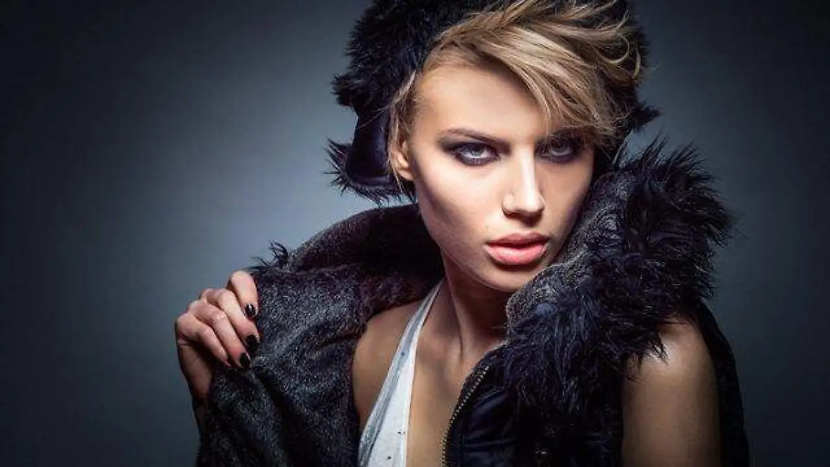 girl-hair-photography-female-singer-fur-761299-pxhere.com
